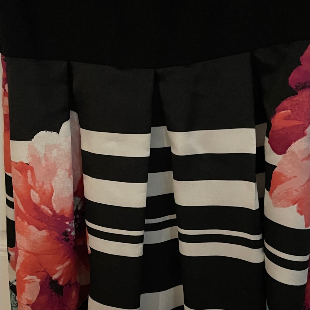 Versona Floral Striped Maxi Dress - Picture 4 of 8